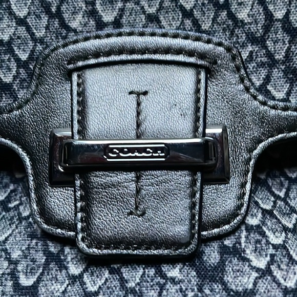 Coach F26036 Taylor Snake Black/Beige fabric purse. - Picture 4 of 11